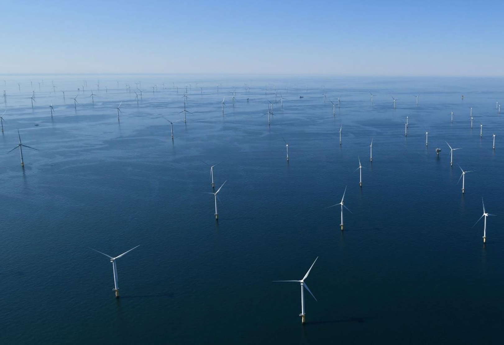 Krijgen Belgische windmolenparken op zee ook zonnepanelen?