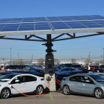 Zonne-energie scoort beter dan biobrandstof en biomassa in groene mobiliteit